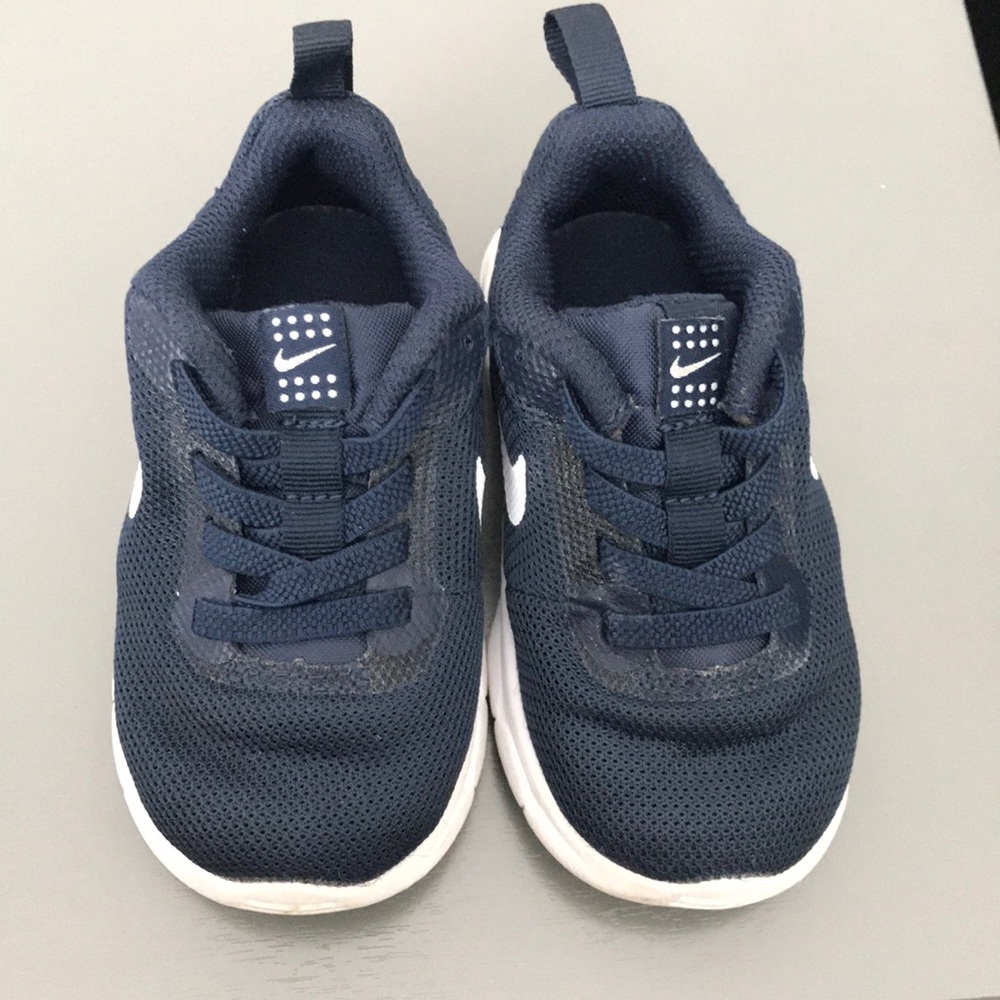 Like new Navy blue Toddler Nike shoe in size 6